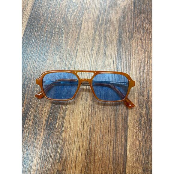 Adult's Brown Irish Shamrock Adult Fashion Nomad Sunglasses One Size - Picture 1 of 3
